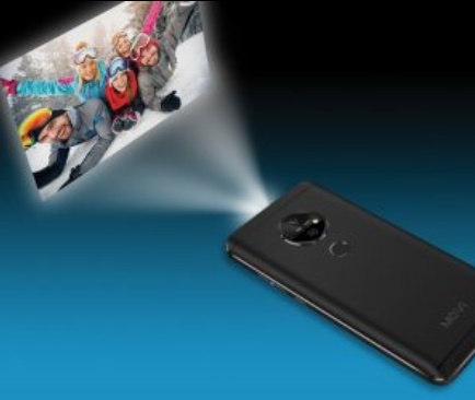 The Movi Smartphone with a pico projector